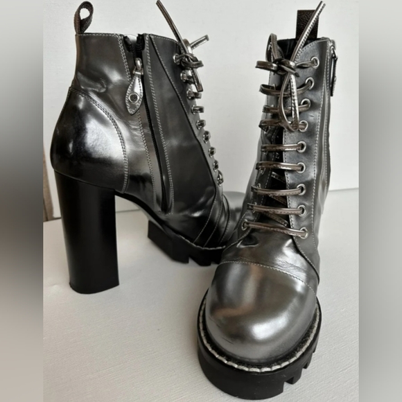 LOUIS VUITTON Silver 'Star Trail' Leather Boots (BNWOB) - Picture 3 of 9